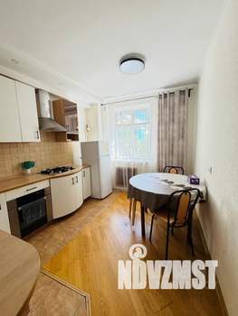1-к квартира, посуточно, 42м2, 2/4 этаж