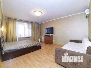 1-к квартира, посуточно, 55м2, 1/1 этаж