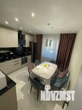 2-к квартира, посуточно, 65м2, 10/18 этаж