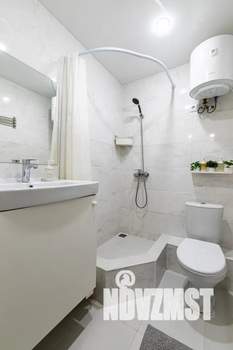 Студия квартира, посуточно, 20м2, 1/18 этаж