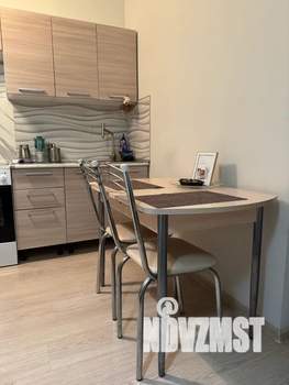 Студия квартира, посуточно, 35м2, 5/19 этаж