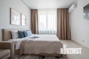 1-к квартира, посуточно, 42м2, 7/10 этаж