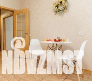 1-к квартира, посуточно, 44м2, 4/10 этаж