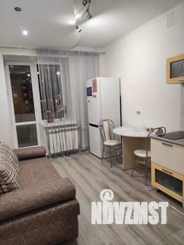 Студия квартира, посуточно, 45м2, 3/12 этаж