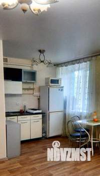 Студия квартира, посуточно, 35м2, 1/9 этаж