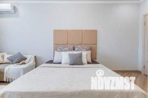 1-к квартира, посуточно, 42м2, 4/19 этаж