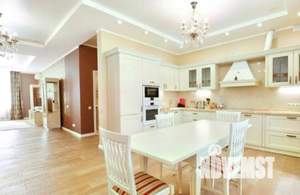 3-к квартира, на длительный срок, 131м2, 3/8 этаж