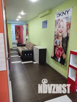 Студия квартира, посуточно, 42м2, 1/3 этаж