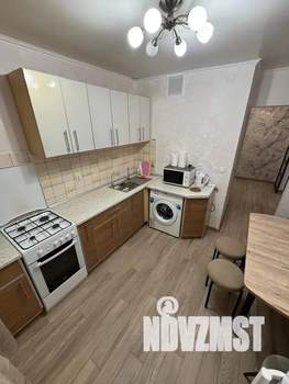 1-к квартира, посуточно, 42м2, 4/10 этаж