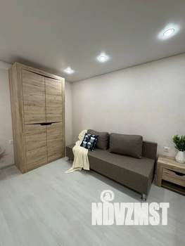 Студия квартира, посуточно, 35м2, 1/9 этаж