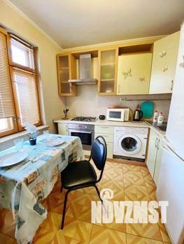 1-к квартира, посуточно, 37м2, 1/1 этаж