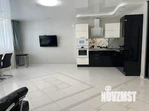2-к квартира, посуточно, 72м2, 1/25 этаж