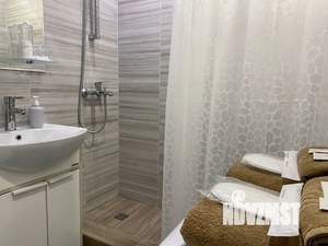 2-к квартира, посуточно, 45м2, 3/6 этаж