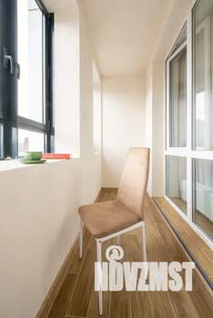 Студия квартира, посуточно, 30м2, 1/19 этаж
