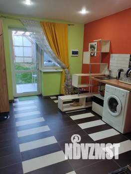 Студия квартира, посуточно, 42м2, 1/3 этаж