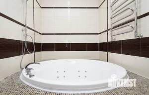 4-к квартира, на длительный срок, 120м2, 3/7 этаж