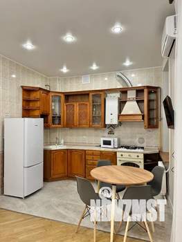 Студия квартира, посуточно, 42м2, 2/5 этаж