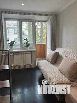 Студия квартира, посуточно, 27м2, 3/5 этаж