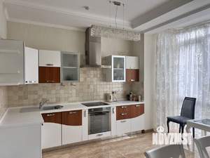 3-к квартира, на длительный срок, 150м2, 4/8 этаж