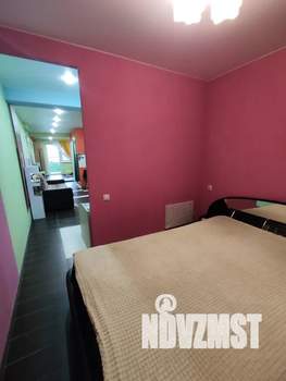 Студия квартира, посуточно, 42м2, 1/3 этаж