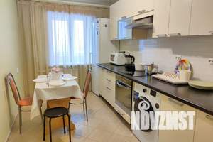 1-к квартира, посуточно, 42м2, 3/12 этаж