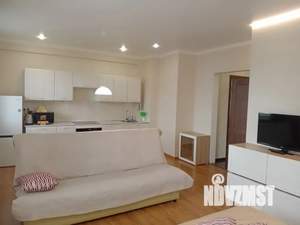 Студия квартира, посуточно, 35м2, 6/19 этаж