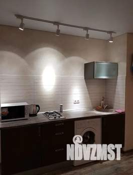 Студия квартира, посуточно, 42м2, 1/5 этаж