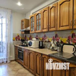 2-к квартира, посуточно, 65м2, 1/10 этаж