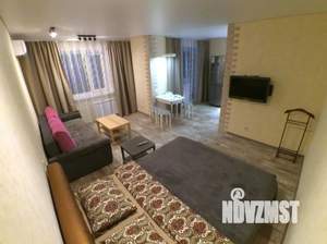 Студия квартира, посуточно, 42м2, 1/5 этаж