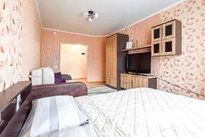 1-к квартира, посуточно, 43м2, 7/10 этаж