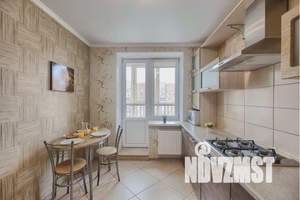 1-к квартира, посуточно, 38м2, 7/10 этаж