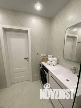 1-к квартира, посуточно, 42м2, 8/25 этаж