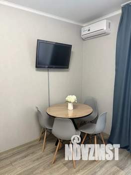 Студия квартира, посуточно, 33м2, 1/25 этаж