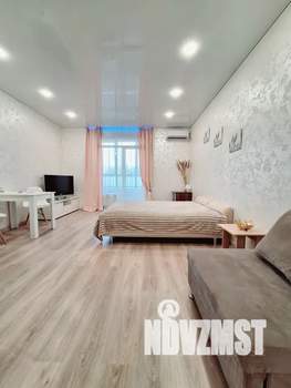 Студия квартира, посуточно, 35м2, 1/19 этаж