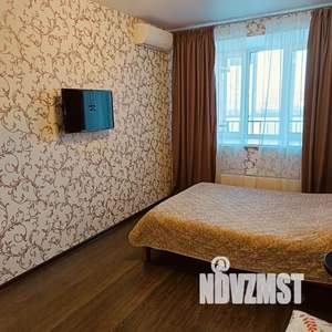 1-к квартира, посуточно, 39м2, 2/14 этаж