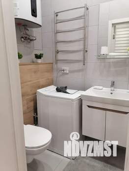 Студия квартира, посуточно, 40м2, 1/4 этаж