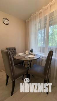 1-к квартира, посуточно, 37м2, 1/9 этаж