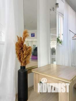 Студия квартира, посуточно, 100м2, 1/9 этаж