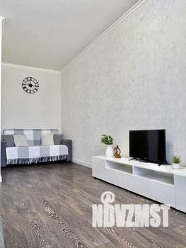 1-к квартира, посуточно, 35м2, 3/16 этаж