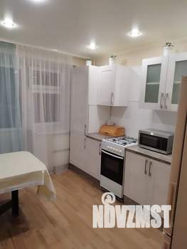 1-к квартира, посуточно, 38м2, 8/10 этаж