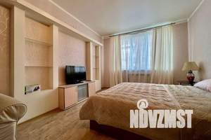 1-к квартира, посуточно, 42м2, 2/10 этаж