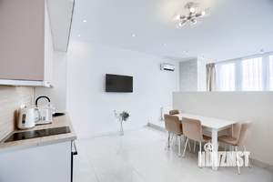 1-к квартира, посуточно, 50м2, 1/1 этаж