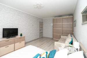 1-к квартира, посуточно, 38м2, 8/10 этаж