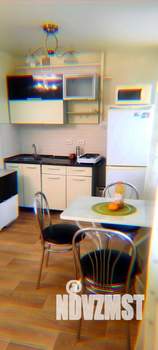 Студия квартира, посуточно, 35м2, 1/9 этаж