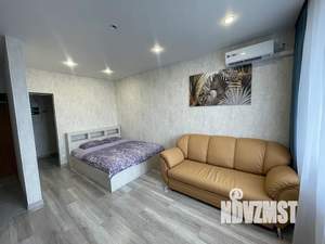 1-к квартира, посуточно, 40м2, 11/18 этаж