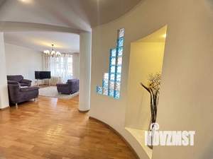 1-к квартира, посуточно, 130м2, 1/1 этаж