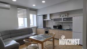 Студия квартира, посуточно, 42м2, 2/6 этаж