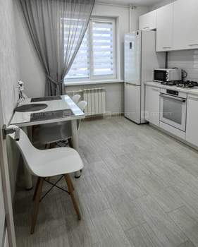 2-к квартира, на длительный срок, 50м2, 1/10 этаж
