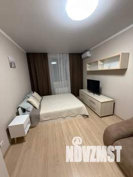 1-к квартира, посуточно, 40м2, 6/24 этаж