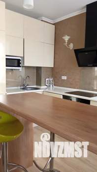 Студия квартира, посуточно, 42м2, 7/9 этаж